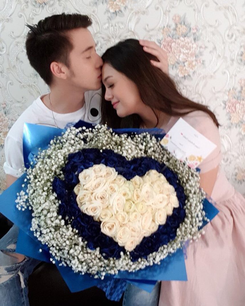 Stefan William ultah, Celine Evangelista beri bunga & ciuman mesra!