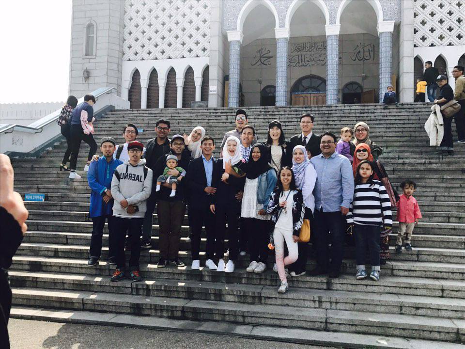 Kisah cinta pria nikahi gadis Korea ini bak cerita K-Drama