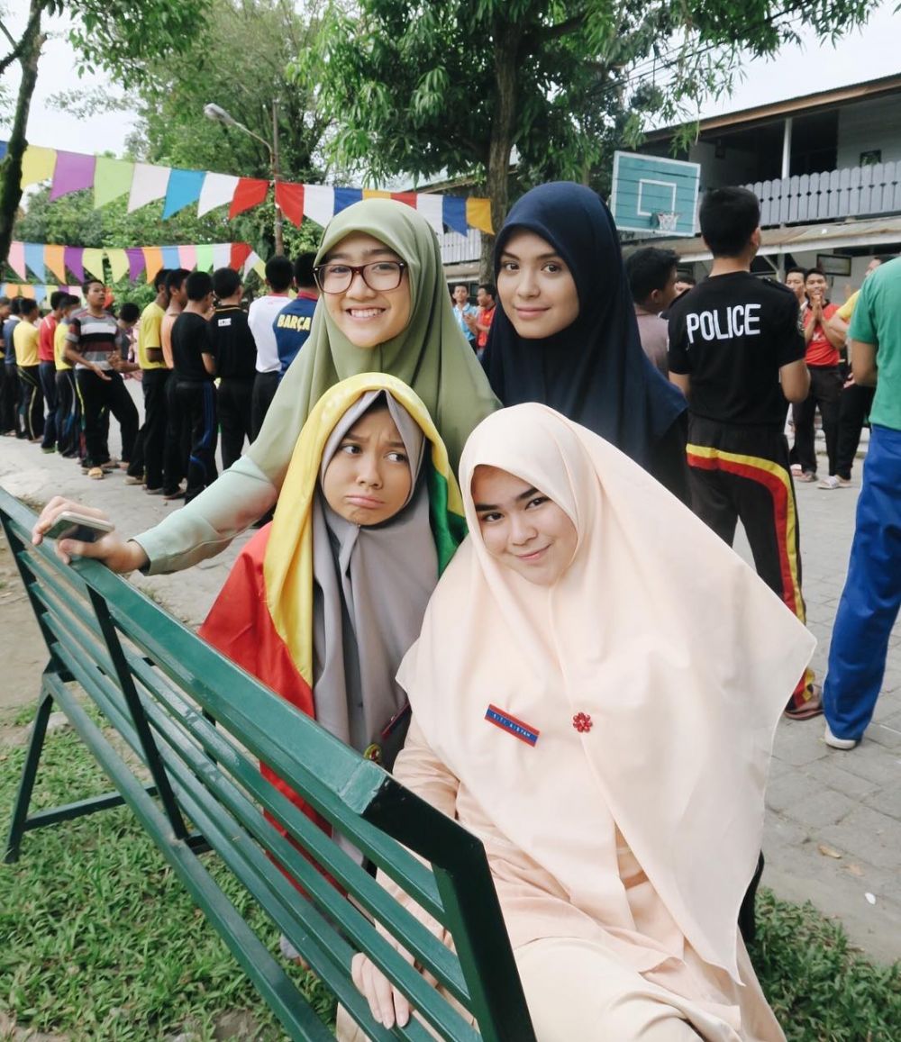 7 Potret penampilan Yuki Kato ketika berhijab, cantiknya bikin adem