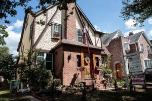 Rumah masa kecil Trump disewakan, harga per malam Rp 9,6 juta