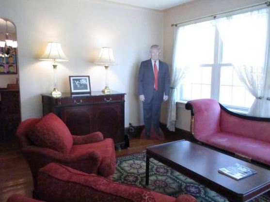 Rumah masa kecil Trump disewakan, harga per malam Rp 9,6 juta