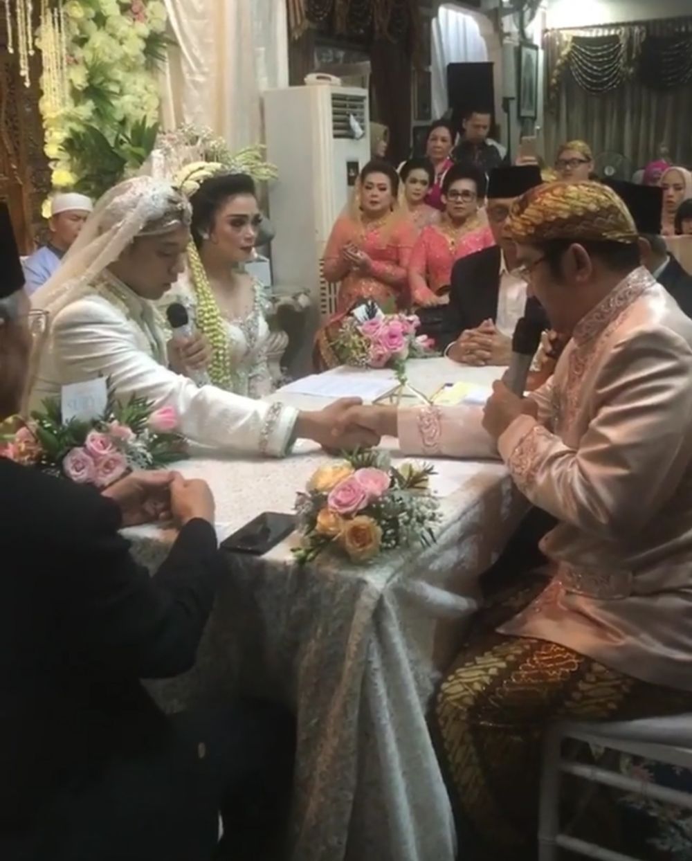 Sheza Idris dan Surya resmi menikah, ini 5 foto akad nikahnya