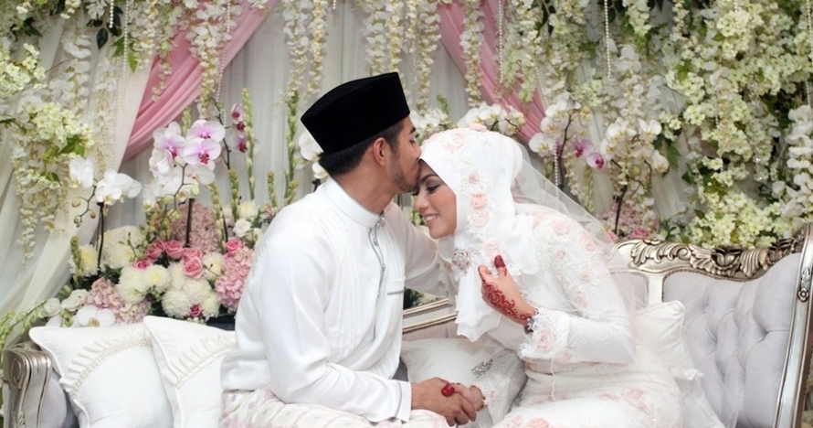 10 Pernikahan tersingkat selebriti, ada yang cuma berumur 55 jam