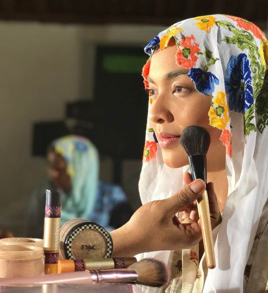 10 Potret Tika Bravani saat jalani syuting film Nyai Ahmad Dahlan