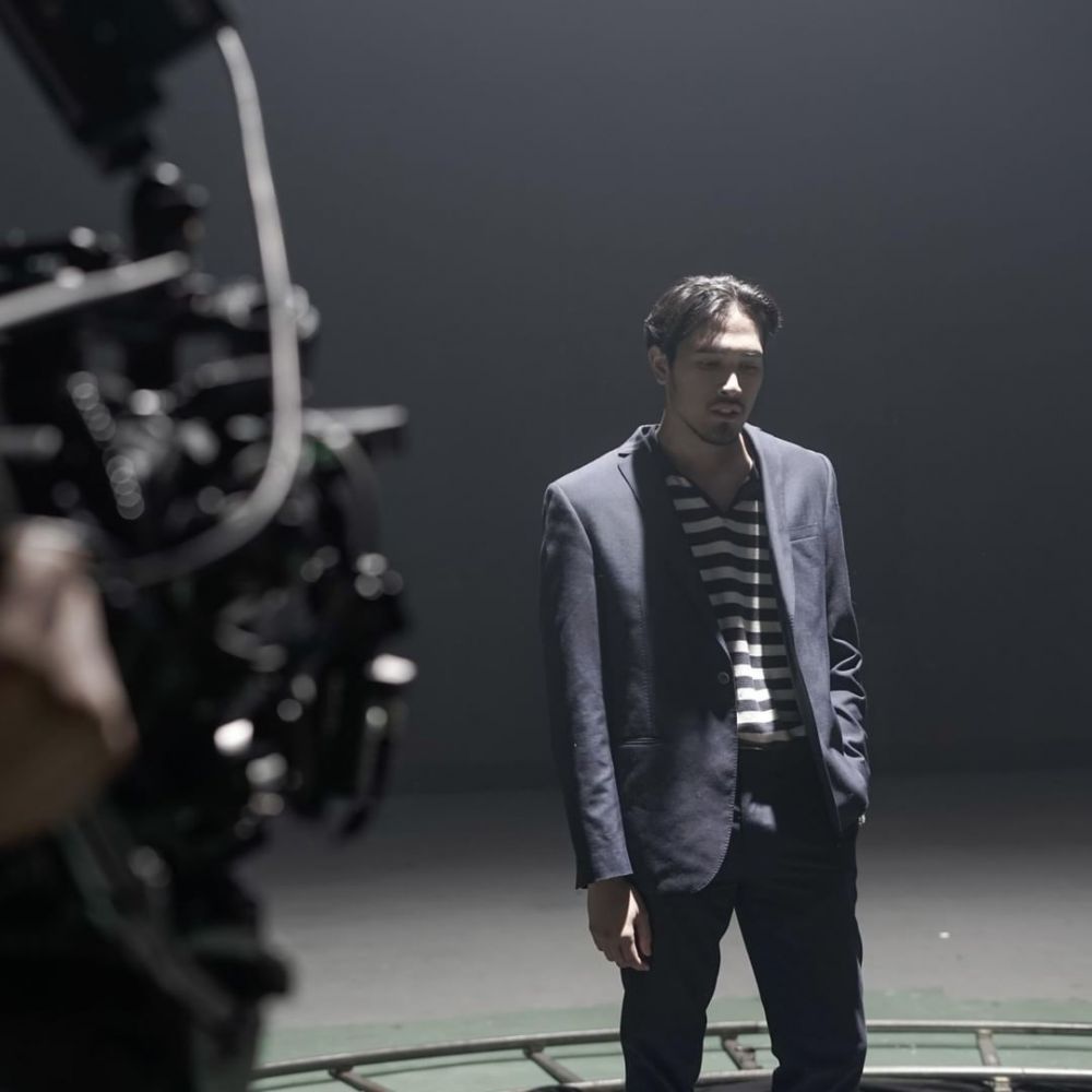 10 Potret gantengnya Adrian Khalif, musisi baru hip hop Indonesia