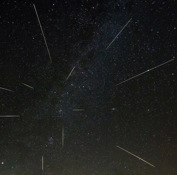 Foto-foto penampakan hujan meteor paling spektakuler tahun ini