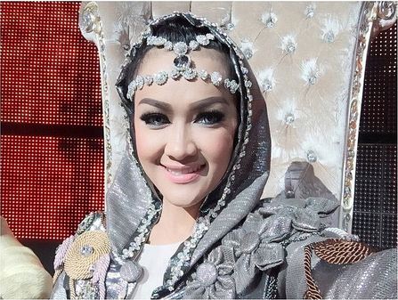 Ini potret lembar ijazah 7 seleb, ada yang pernah kena tsunami