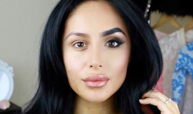 10 Potret makeup separuh wajah, bedanya terlihat banget