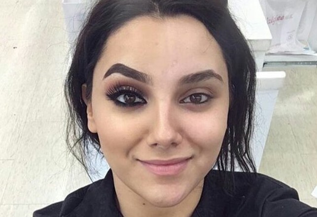 10 Potret makeup separuh wajah, bedanya terlihat banget