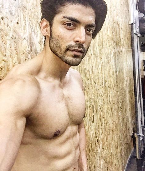 Gurmeet Choudhary, pemeran Maan di serial Geet yang bikin gagal fokus