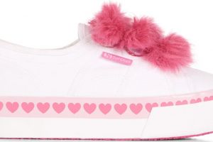 Charlotte Simone X Superga, kolaborasi sneakers unik dengan bulu halus