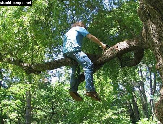 10 Ulah ceroboh tapi kocak ini bikin ngeri-ngeri sedap yang lihat