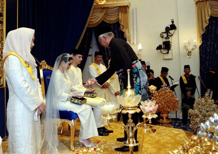 11 Foto pernikahan sederhana putri Sultan Johor, maskawin Rp 70 ribu