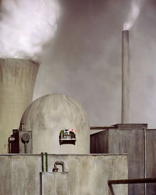 15 Karya miniatur ini punya makna yang nyindir banget