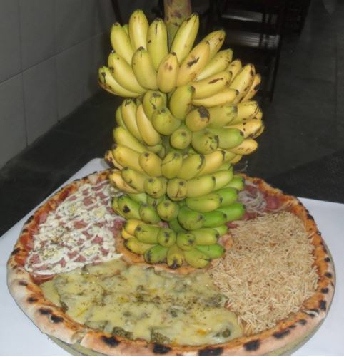 7 Topping pizza ini nyeleneh banget, ada yang pakai setandan pisang