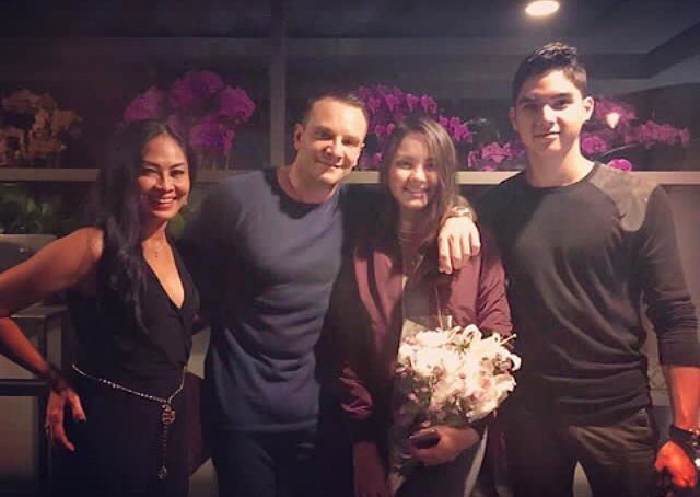 8 Foto gaya pacaran Al Ghazali dan Alyssa, bermesraan di kolam renang