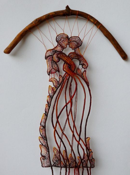 15 Karya seni gabungan hasil rajut dan kayu ini dijamin bikin melongo