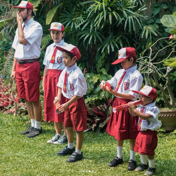 10 Potret serunya perayaan 17 Agustusan ala keluarga Dwi Sasono