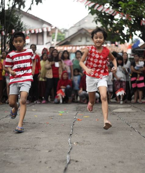 10 Potret serunya perayaan 17 Agustusan ala keluarga Dwi Sasono