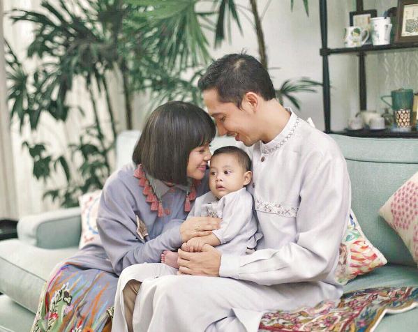 10 Potret harmonisnya keluarga Andien, cuek meski tuai pro kontra