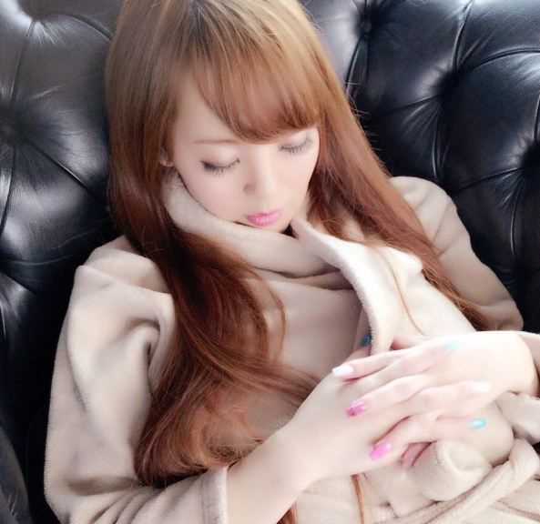 10 Foto artis porno Hitomi Tanaka, warga Bekasi banyak yang follow dia