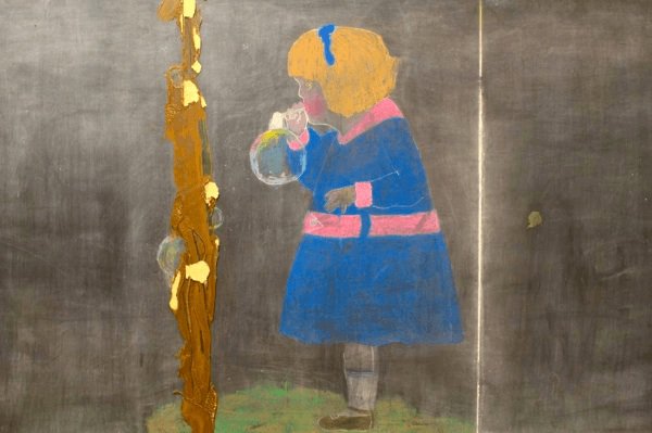 Papan tulis sejak tahun 1917 ini ditemukan saat renovasi sekolah