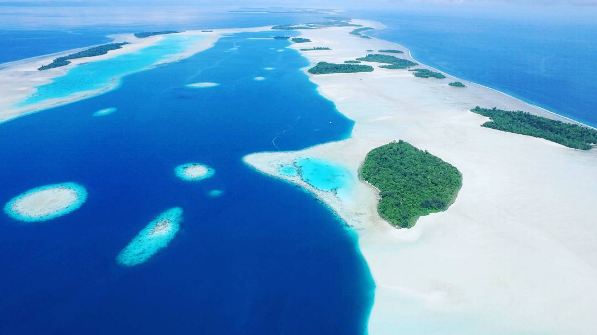 12 Potret surga dunia Kepulauan Widi di Halmahera, Maldives baru nih