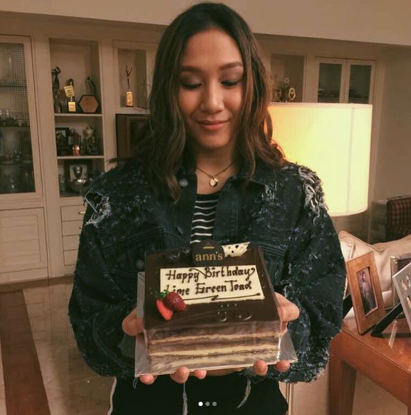 8 Potret manisnya Mayzura Munaf, adik Sherina yang tak kalah memesona