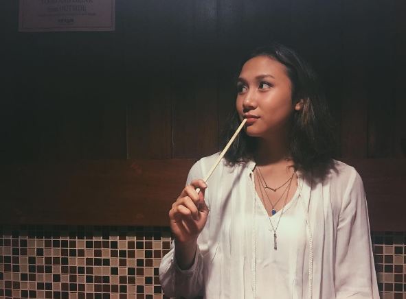 8 Potret manisnya Mayzura Munaf, adik Sherina yang tak kalah memesona