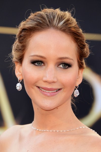 Ini 15 foto perubahan Jennifer Lawrence, selalu tampil memesona