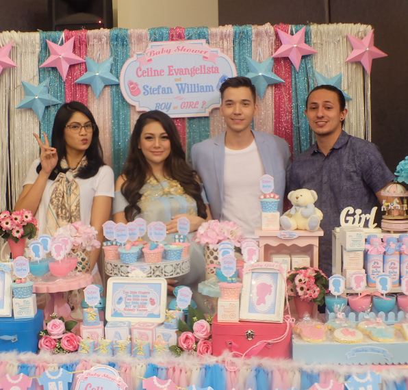12 Potret kemeriahan baby shower Celine Evangelista-Stefan William