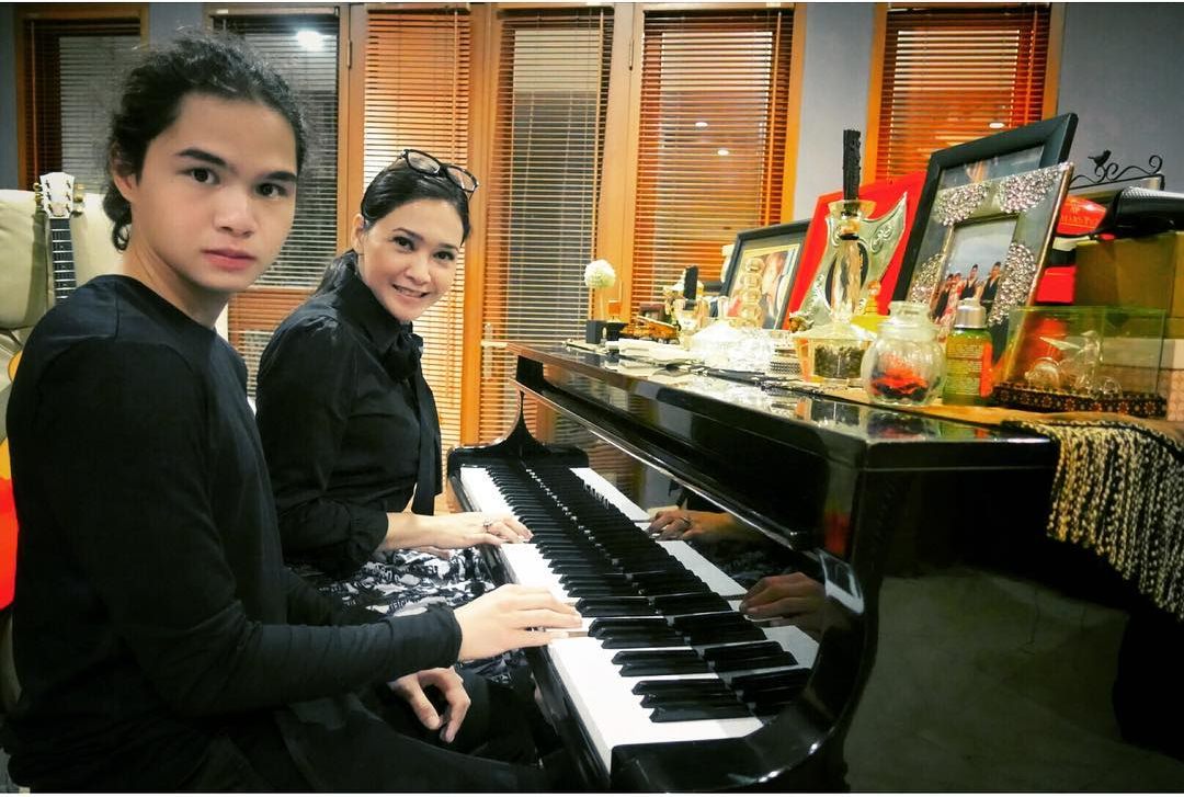 Dul Jaelani ulang tahun ke-17, ini hadiah istimewa dari Maia Estianty