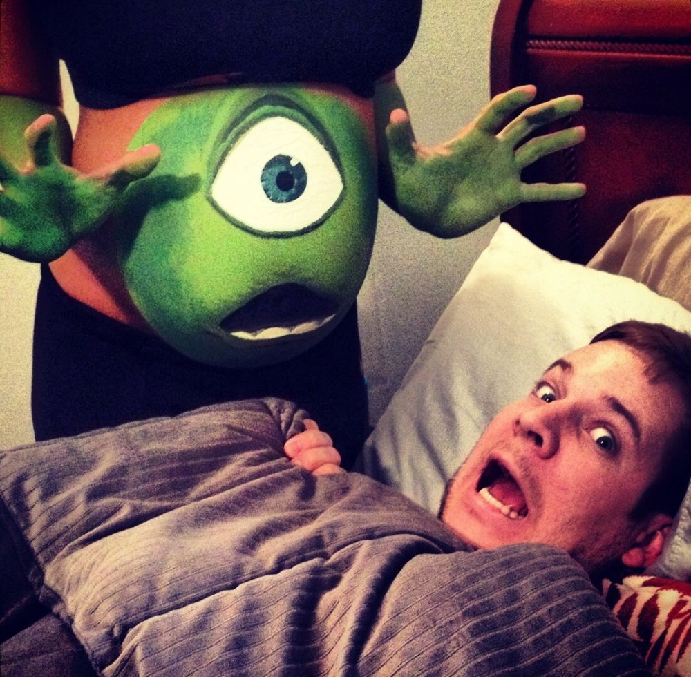 12 Foto ibu hamil dengan kostum unik, ada-ada aja nih