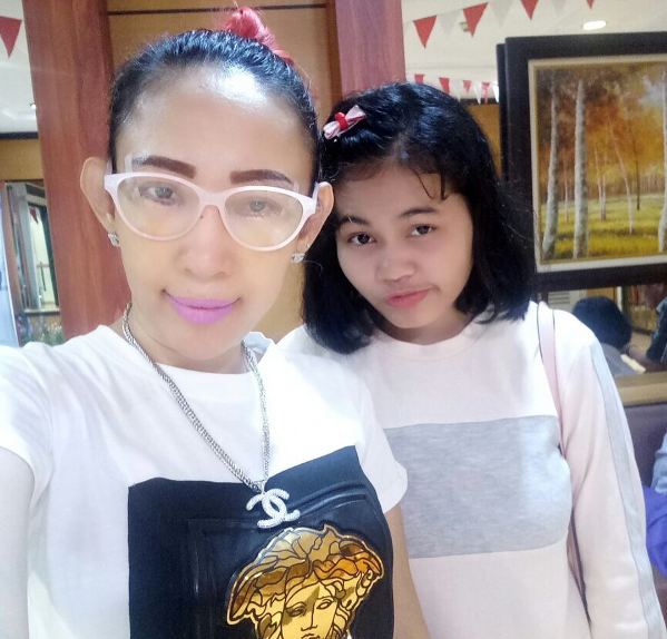 8 Potret Dewi Sanca terkini usai operasi plastik, makin cantik nggak?