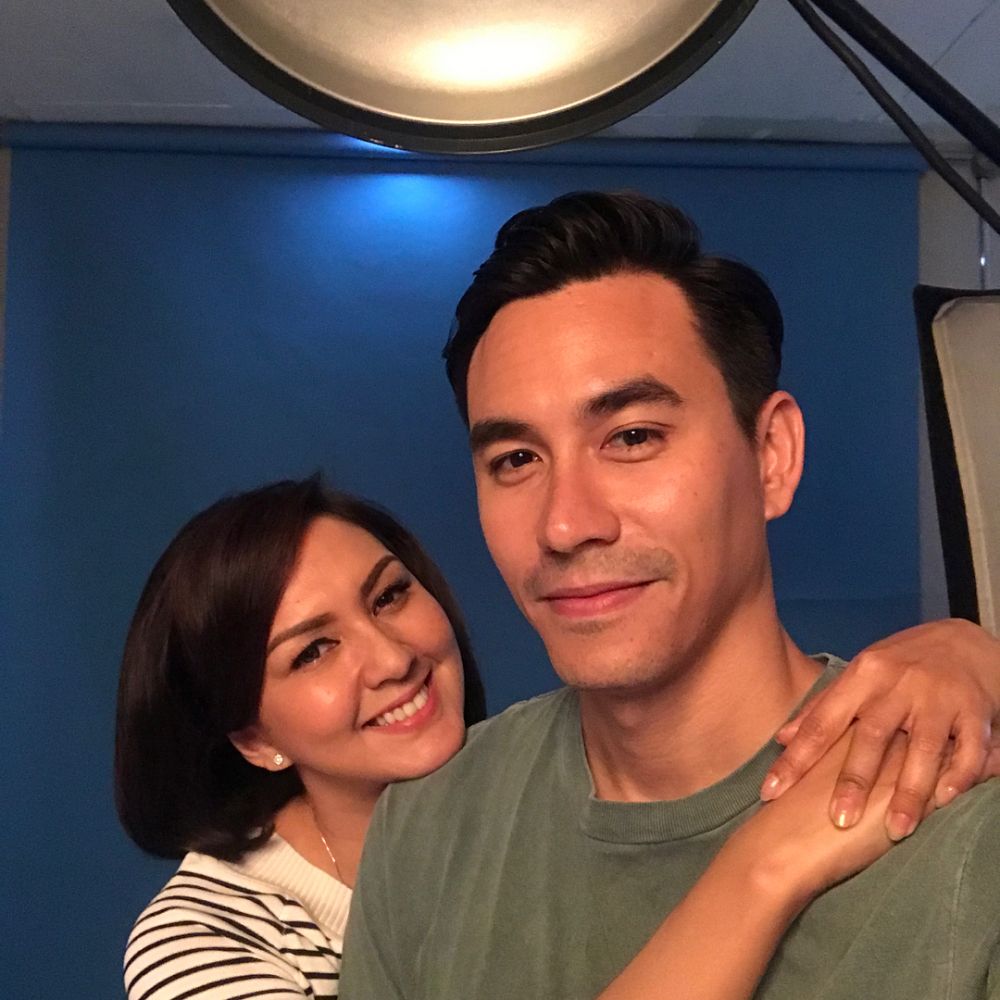 10 Foto gaya 'pacaran' Darius Sinathrya & Donna Agnesia, mesra bak ABG