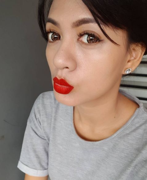 Ini kabar terbaru Yeyen Lidya, si cantik presenter Kuis Tengah Malam