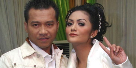 5 Rumah tangga artis ini malah berakhir saat karier tengah menanjak