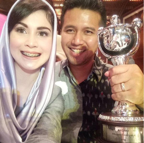 10 Foto kegiatan Arumi Bachsin, istri bupati yang dekat sama warganya