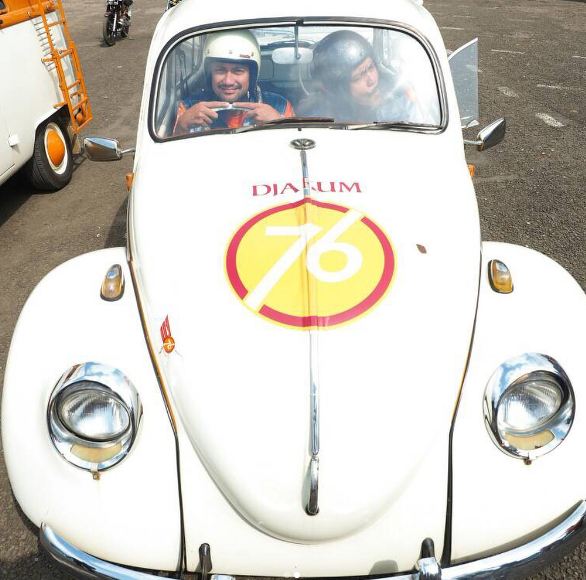 10 Potret persahabatan Tora Sudiro dan Stevi Item, bromance abis