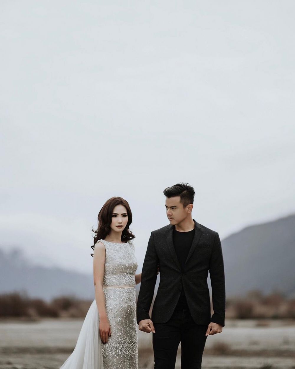 Segera menikah, ini 10 foto mesra Dion Wiyoko & Fiona saat prewedding