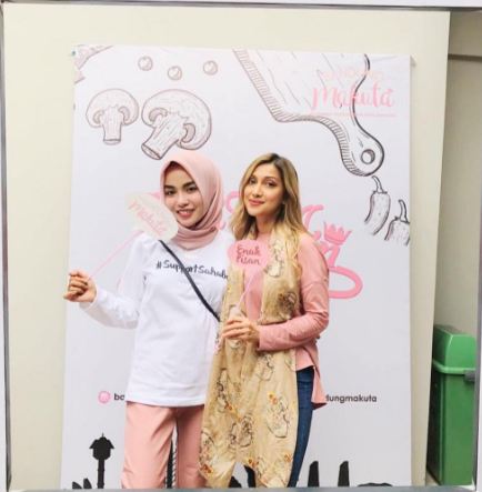 10 Potret kehidupan Tia Azhari di AS, keluarga Azhari yang bukan artis