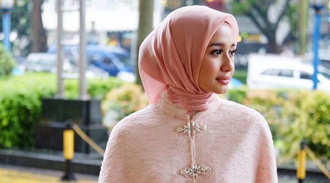 9 Artis cantik Indonesia ini jatuh ke pelukan orang Malaysia