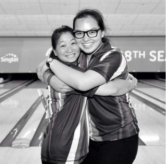 Sharon & Tannya, duo peraih emas cabor bowling SEA Games yang keibuan
