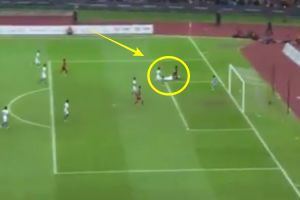  Momen saat Osvaldo dilanggar, apakah penalti?