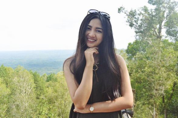 10 Potret wanita cantik di balik foto viral 'Bu dokter minta vaksin'