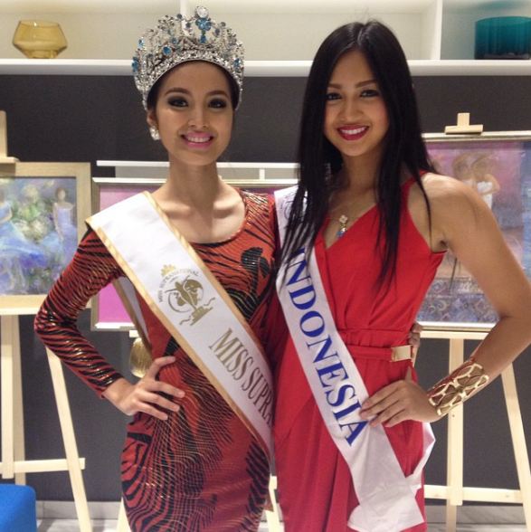 10 Potret wanita cantik di balik foto viral 'Bu dokter minta vaksin'