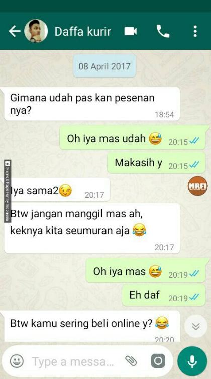 Awalnya salah antar barang, kisah cinta kurir & pembeli ini buat baper