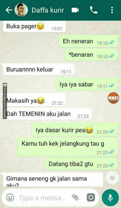 Awalnya salah antar barang, kisah cinta kurir & pembeli ini buat baper