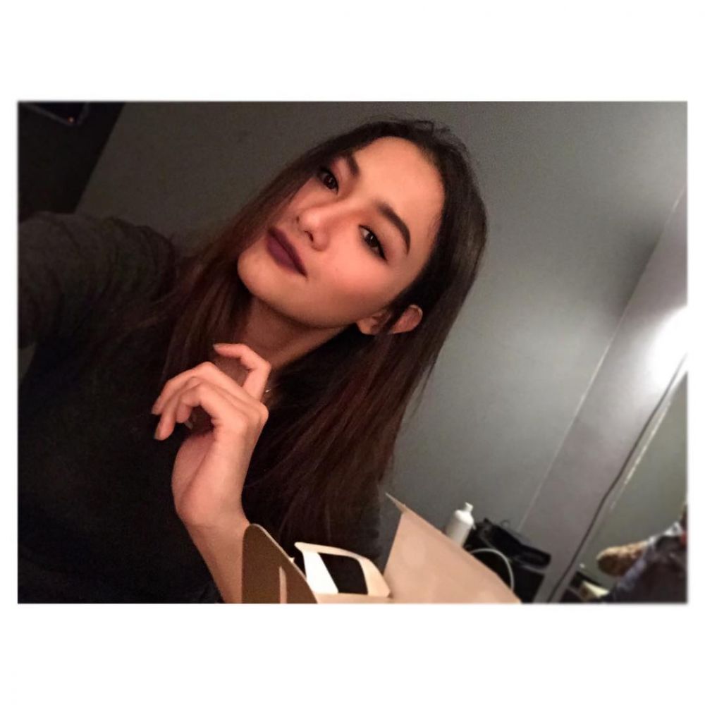 12 Gaya Ratna Kharisma Adzana, aktris cantik putri Adi Bing Slamet