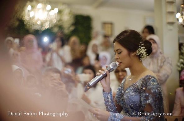 5 Momen prosesi siraman Raisa, makin terpancar kecantikannya